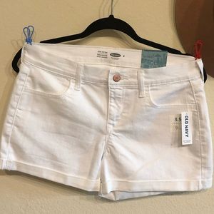 Old Navy Shorts - NEW White denim shorts. Old navy size 6. Old Navy Shorts - NEW White denim shorts. Old navy size 6.